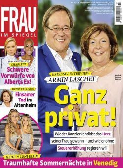 Frau im Spiegel – 08 September 2021