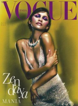 Vogue Italia – Luglio 2022